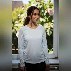 Croft & Barrow Essential Long-Sleeve Crewneck Tee Light Blue, L (EUC)